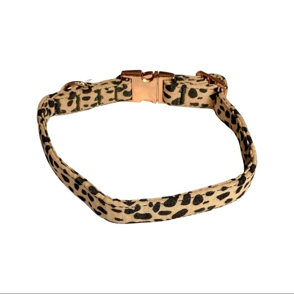 Leopard print and gold hardware adjustable dog collar M, NWT - Picture 3 of 4